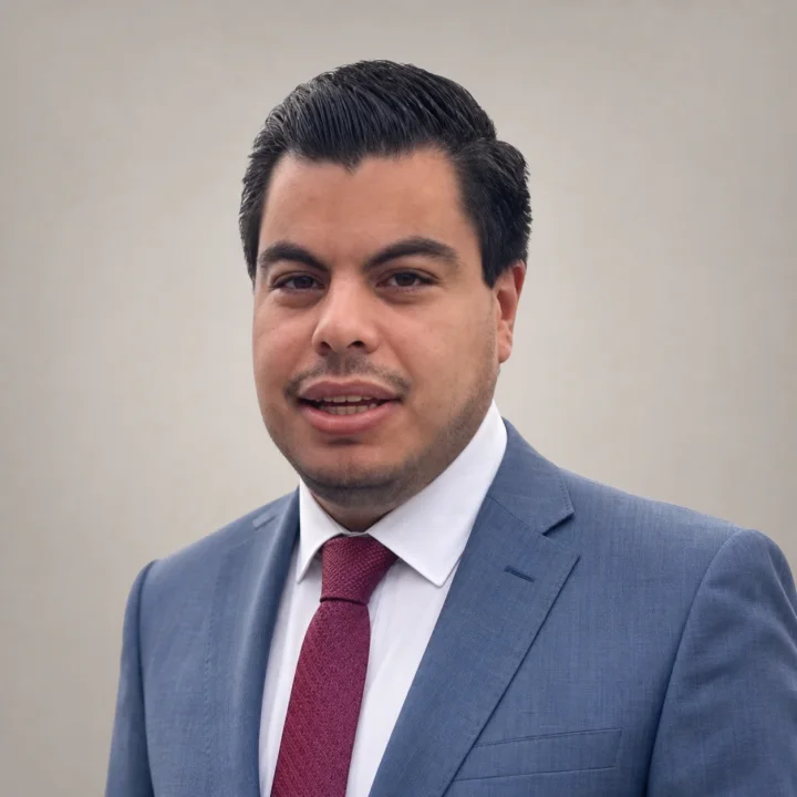 Dr. Enrique Arana Martínez